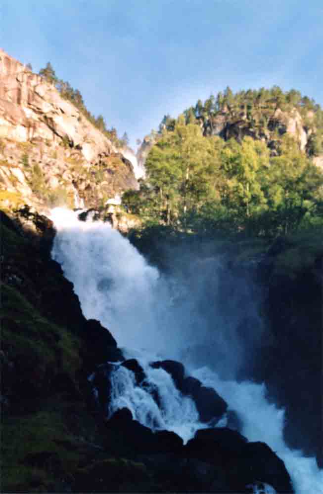 201 - Noruega - cataratas Latefossen - 2001